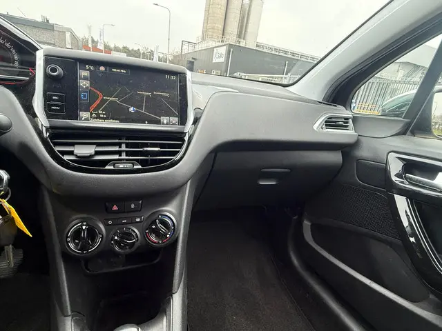 Peugeot 208 1.2 PureTech Style 2015 Benzine 16