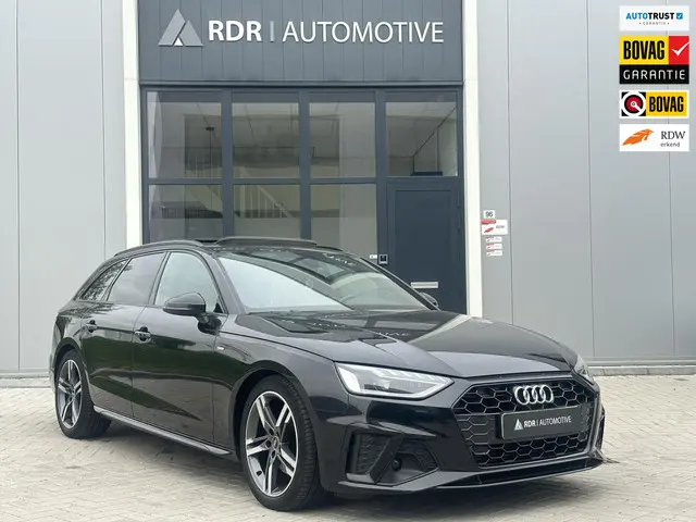 Audi A4 Avant 35 TFSI S Line / Panorama dak 2021 Benzine