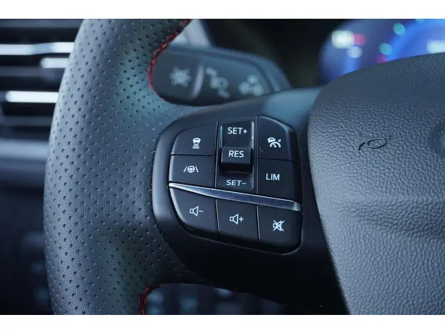 Ford Kuga 2.5 PHEV ST-Line X 2023 Hybride Benzine 11