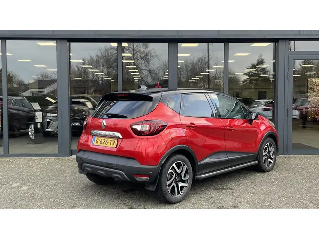 Renault Captur 0.9 TCe Bose 2019 Benzine 2