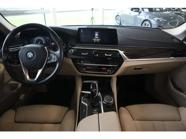BMW 5 Serie Sedan 2019 Benzine 6