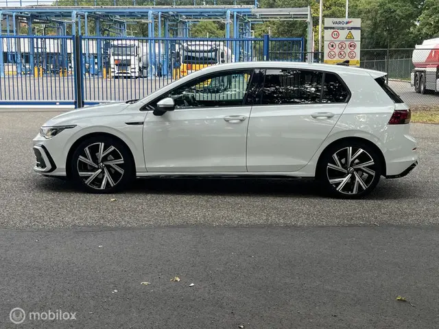 Volkswagen Golf 1.5 eTSI R-Line 2021 Benzine 5