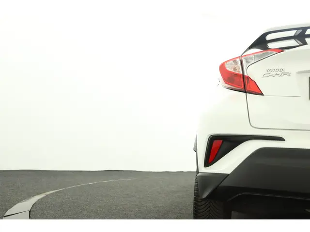 Toyota C-HR 1.8 Hybrid Dynamic 2018 Hybride Benzine 40