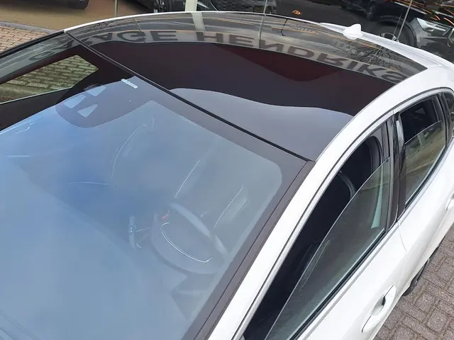 Volvo V40 1.6 T4 R-Design Automaat 2013 Benzine 17