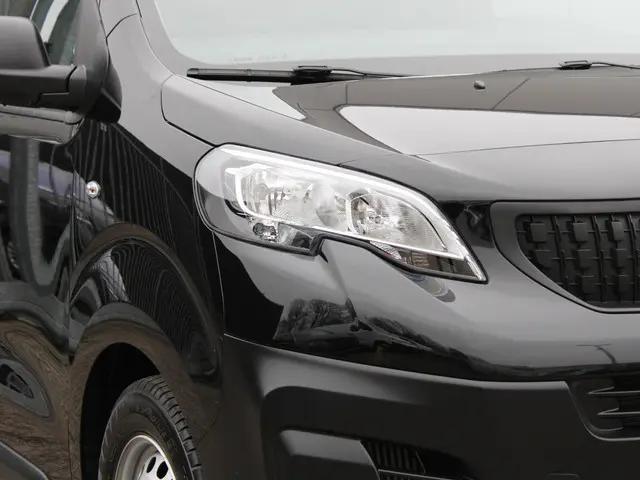 Peugeot Expert 1.5 BlueHDI 100 S&S L2 2023 Diesel 18
