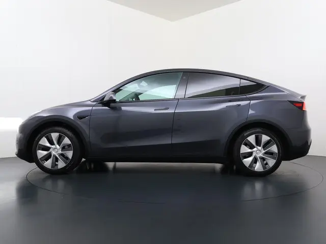 Tesla Model Y RWD 58 kWh 2023 Elektrisch 4