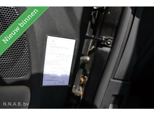 Citroën C3 PT S&S Shine 2018 Benzine 18