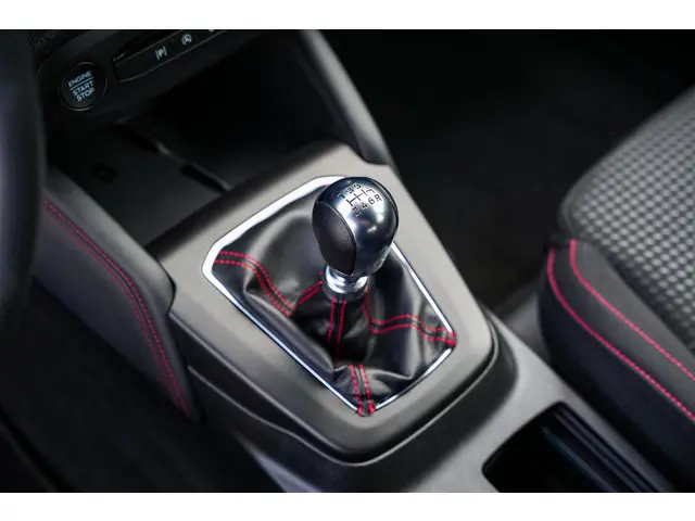 Ford Focus 1.0 EcoBoost Hybrid ST Line 2024 Benzine 15