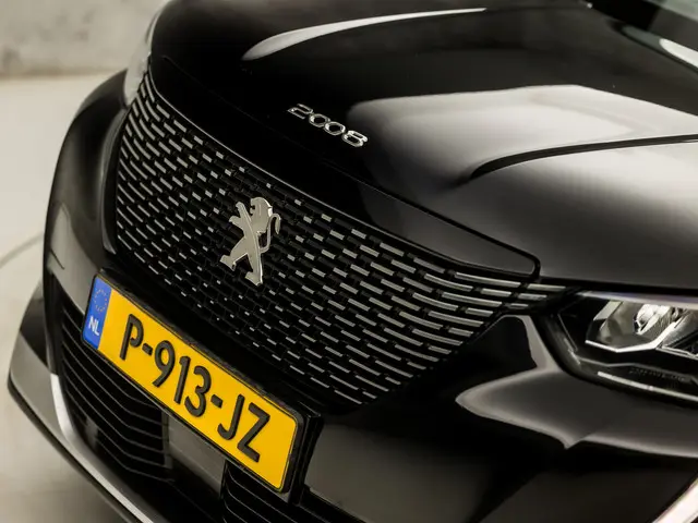 Peugeot 2008 1.2 PureTech Allure Sport 2022 Benzine 23