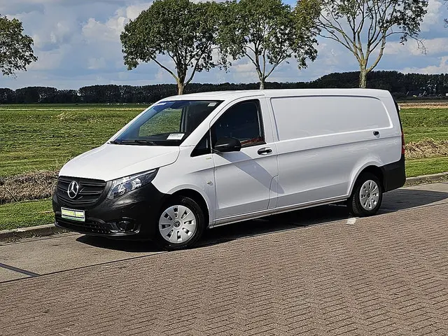 Mercedes-Benz Vito 2