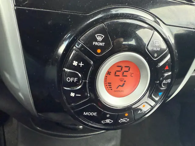 Nissan Note 1.5 dCi Connect Edition 2014 Diesel 23