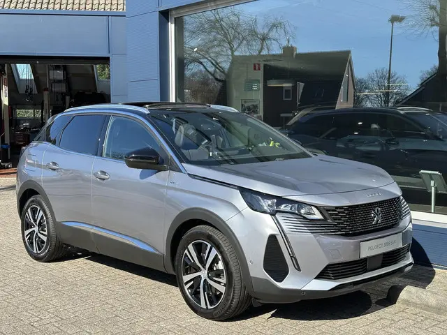 Peugeot 3008 1.6 HYbrid 225 PK GT 2023 Hybride Benzine 10