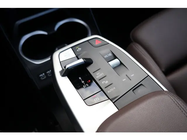 BMW X1 xDrive30e 2023 Hybride Benzine 34