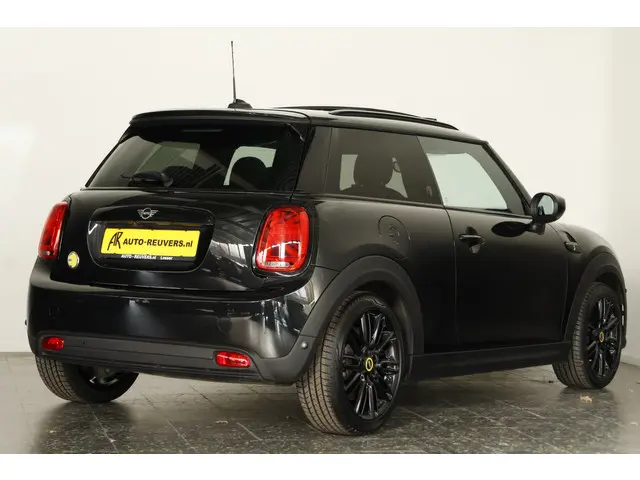 MINI Electric Cooper MINI Yours 33 kWh 2023 Elektrisch 2