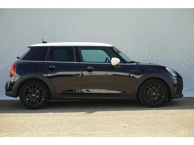 MINI 5-Deurs 3