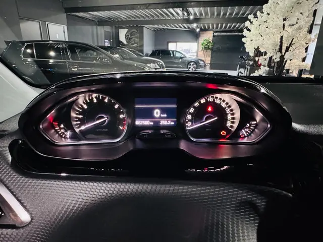 Peugeot 208 1.2 PureTech GT-Line 2019 Benzine 36