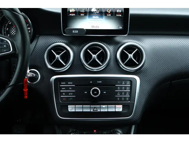 Mercedes-Benz A-Klasse 180 Ambition 2016 Benzine 30