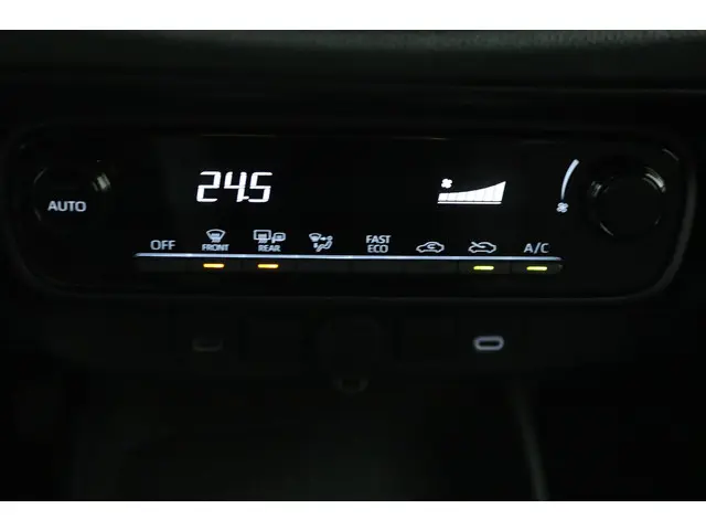 Toyota Aygo X Hybrid 115 play 2026 Hybride Benzine 7