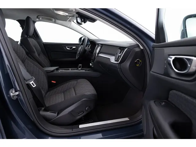 Volvo V60 2.0 B4 Core | Trekhaak | NAVI | Automaat 2022 Benzine 6