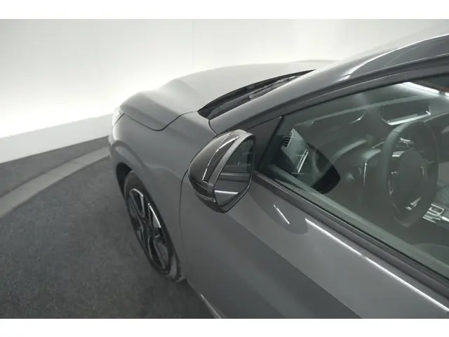 Peugeot 208 Hybrid 100 e-DCS6 Allure 2024 Benzine 21