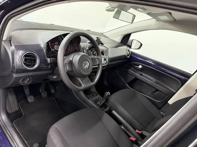 Volkswagen up! 1.0 BMT move up! 2017 Benzine 7