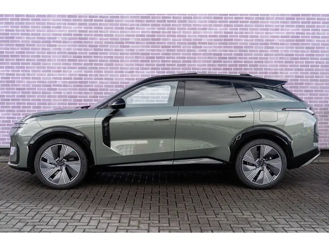 Lynk & Co 08 1.5 More 2025 Hybride Benzine 9