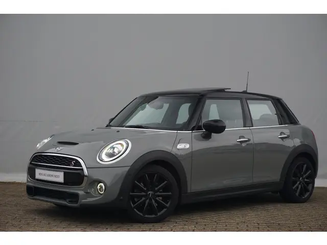 MINI 5-Deurs Cooper S Chili 2020 Benzine 32