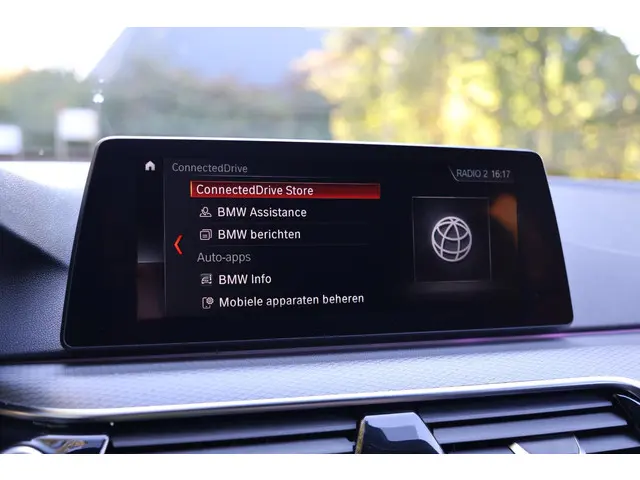 BMW 5 Serie M550i xDrive Executive 2018 Benzine 45