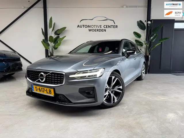 Volvo V60 2.0 T4 R-Design CAMERA LEDER LED 2020 Benzine