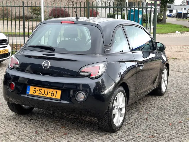 Opel ADAM 1.2 Airco Navi 69072 Km NAP... 2013 Benzine 3