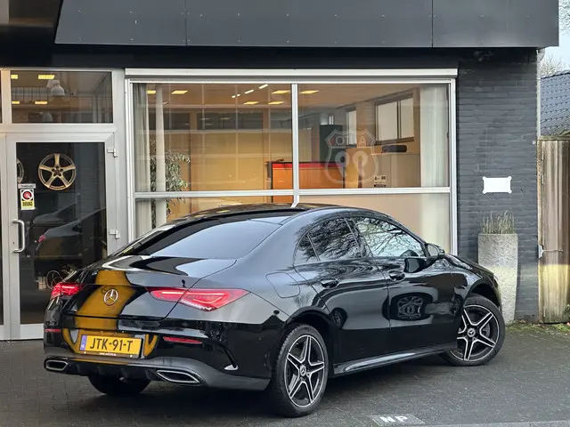 Mercedes-Benz CLA 250 e AMG 2022 Hybride Benzine 7