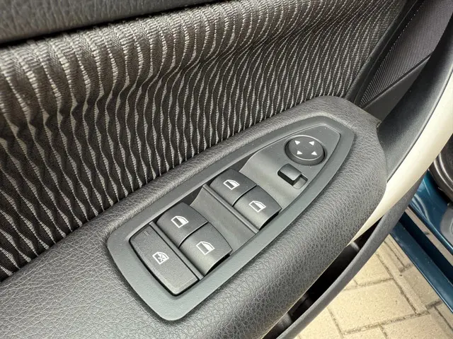 BMW 1 Serie 116i Essential 2015 Benzine 17