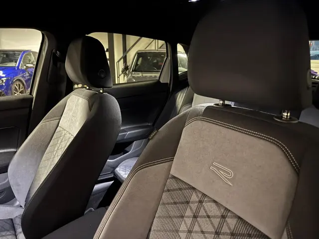 Volkswagen Polo 1.0 TSI R-Line KEYLESS CAM 2024 Benzine 5