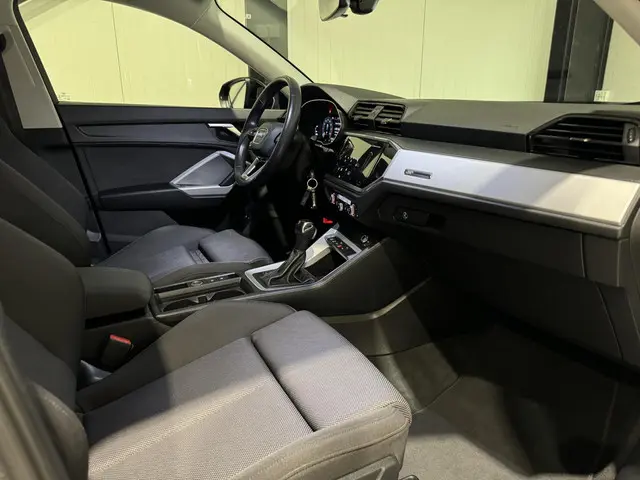 Audi Q3 Sportback 45 TFSI e S-Line 2022 Hybride Benzine 9