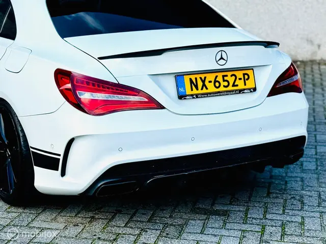 Mercedes-Benz CLA 250 Edition 1 2013 Benzine 9