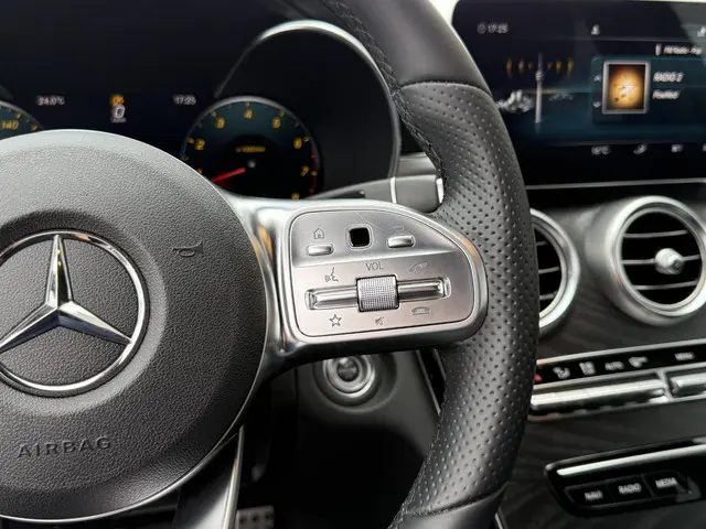 Mercedes-Benz C-Klasse 180 AMG 2018 Benzine 20