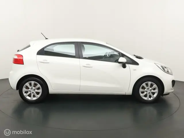 Kia Rio 1.2 CVVT ComfortLine 2014 Benzine 6