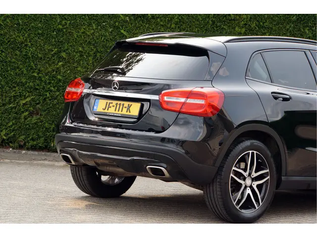 Mercedes-Benz GLA GLA 180 Ambition Night 2016 Benzine 21