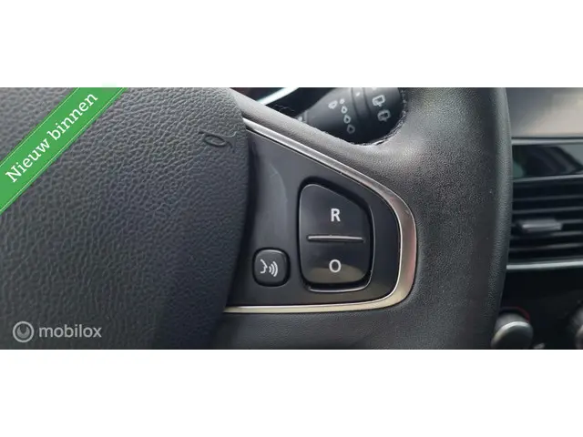 Renault Clio 0.9 TCe Limited LED\KEYLESS/1EiG 2018 Benzine 27