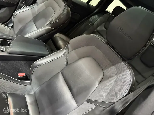 Volvo V60 2.0 T5 R-Design Car-Play 2019 Benzine 16