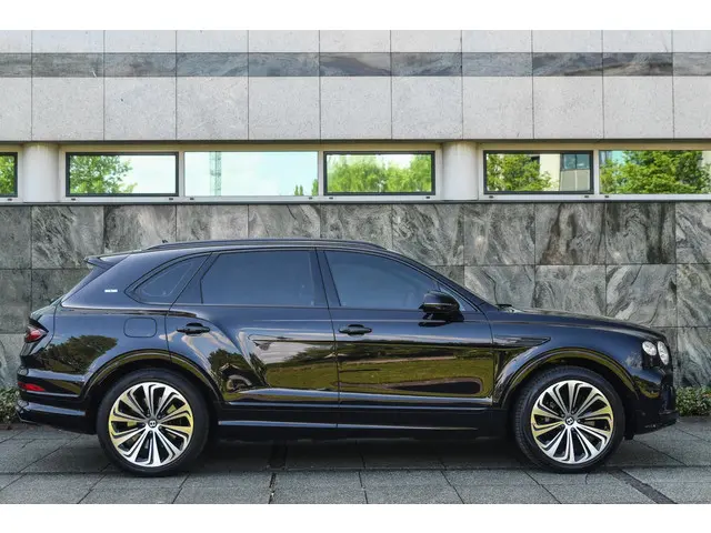 Bentley Bentayga 4.0 V8 First Edition 2021 Benzine 4