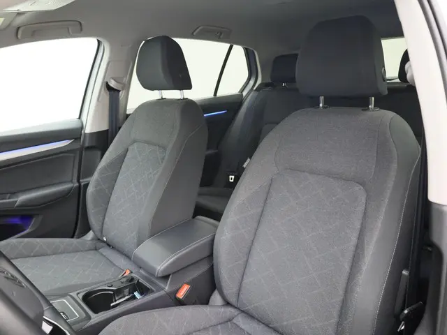 Volkswagen Golf 1.5eTSI/130PK Life DSG 2023 Benzine 5