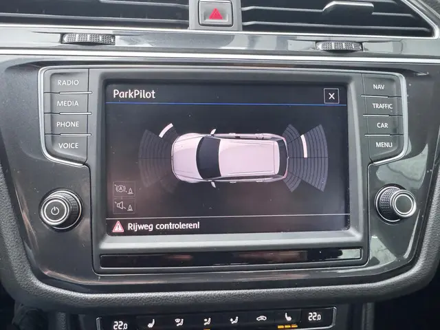 Volkswagen Tiguan 2.0 TSI 4Motion Highline 2016 Benzine 35