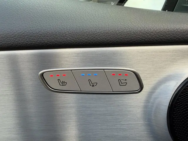 Mercedes-Benz C-Klasse 200 4matic AMG 2017 Benzine 9