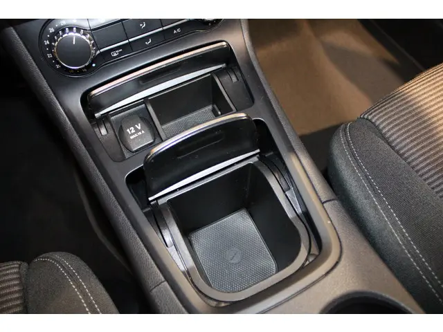 Mercedes-Benz B-Klasse 180 Ambition 2018 Benzine 27