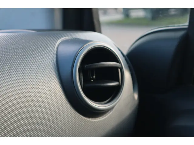 Citroën Berlingo 1.6 BlueHDI 75 Club 2018 Diesel 46