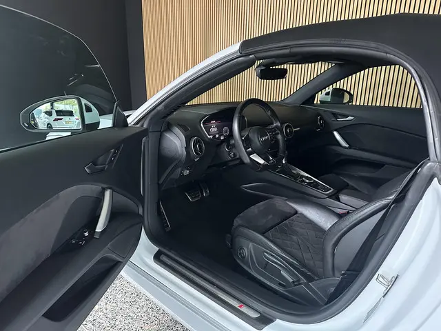 Audi TT Roadster 1.8 TFSI Pro S-line 2016 Benzine 8