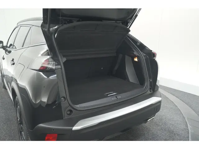 Peugeot 2008 PureTech 130 Allure 2020 Benzine 59