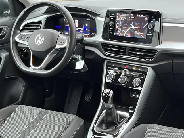Volkswagen T-Roc 1.0 TSI Life 2023 Benzine 64