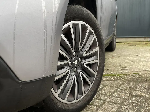 Peugeot 2008 1.2 PureTech Active 2016 Benzine 3